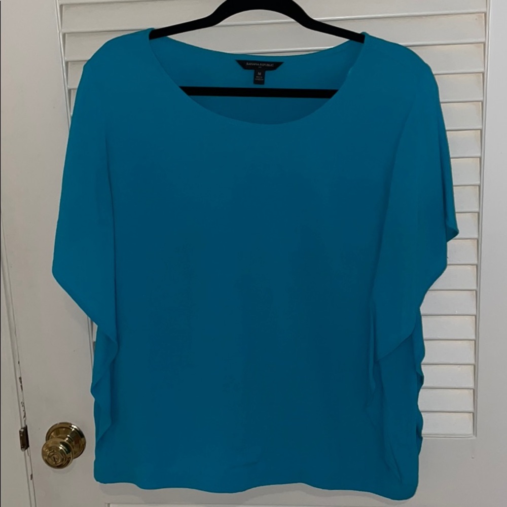 Cute blue top